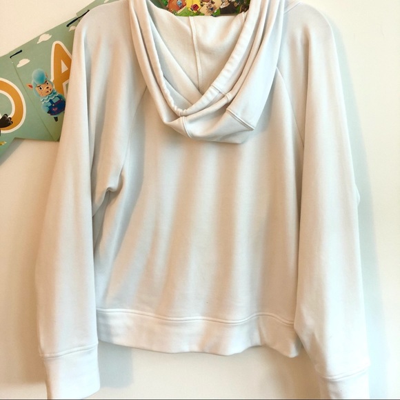 Like New Fabletics White Sweatshirt - Picture 4 of 4